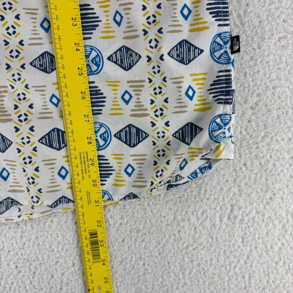 The North Face Baytrail Button-Up Shirt Men Size XL Blue Yellow Geo Short Sleeve